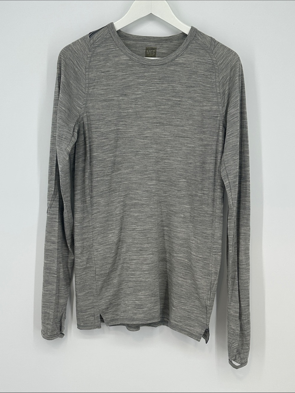 MEC Men's Heather Grey 100% Merino Wool Long-Sleeve Crew Neck Base Layer - Small